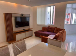 Lindo apt de 3 quartos, uma quadra da praia!